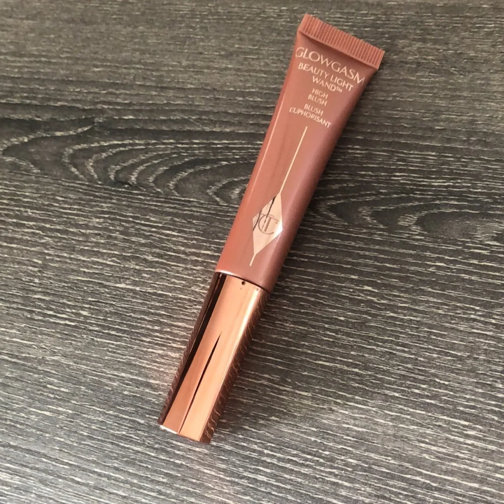 NWT Charlotte Tilbury Glowgasm Beauty Light Wand High Blush